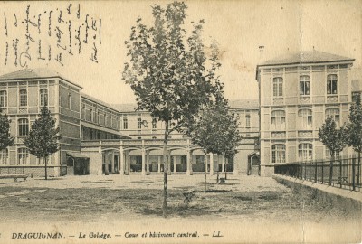 3 - Carte postale NB du Collège à Draguignan de Eugène Felenc adressée à sa fiancée datée du 29 juillet (recto).jpg